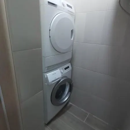 Apartment Serbian - 44, Gandijeva 184 *