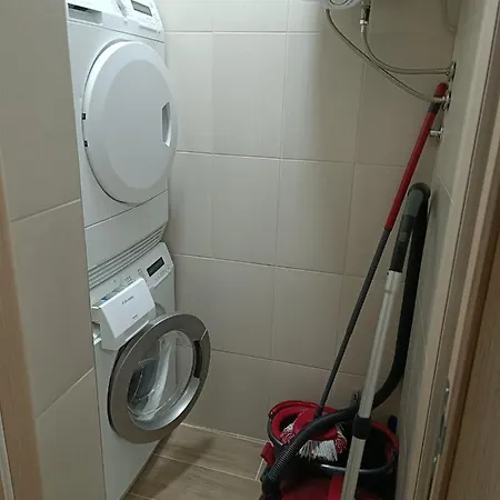 Apartment Serbian - 44, Gandijeva 184