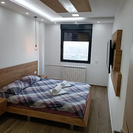Apartment Serbian - 44, Gandijeva 184 Bezanija
