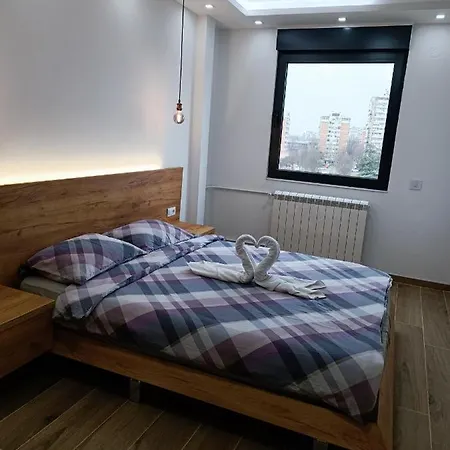 Serbian - 44, Gandijeva 184 Apartment Bezanija