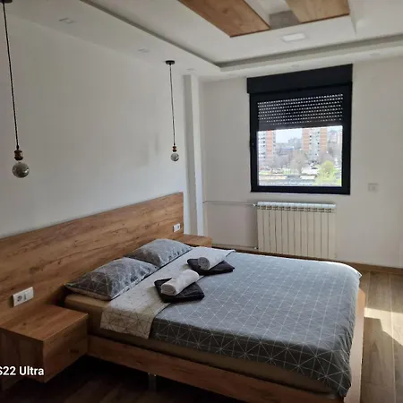 Apartman Serbian - 44, Gandijeva 184, Free Parking