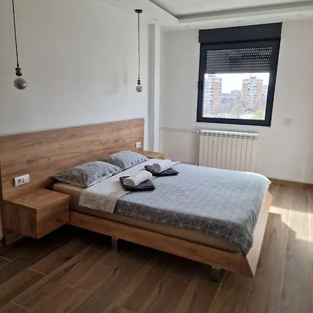 Apartment Serbian - 44, Gandijeva 184 *