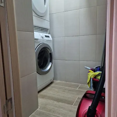 Serbian - 44, Gandijeva 184 *