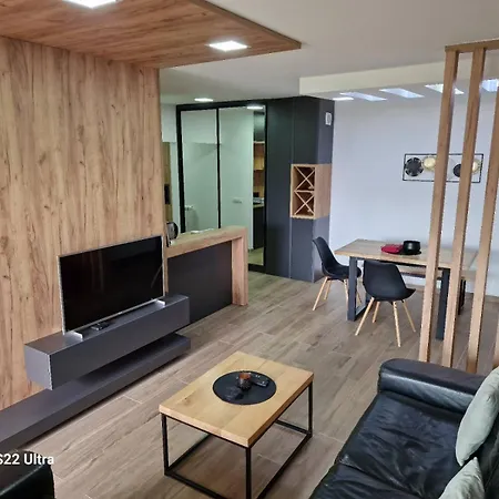 Apartman Serbian - 44, Gandijeva 184, Free Parking