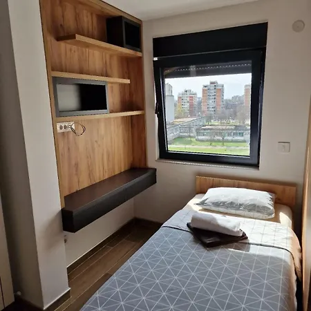 Apartment Serbian - 44, Gandijeva 184