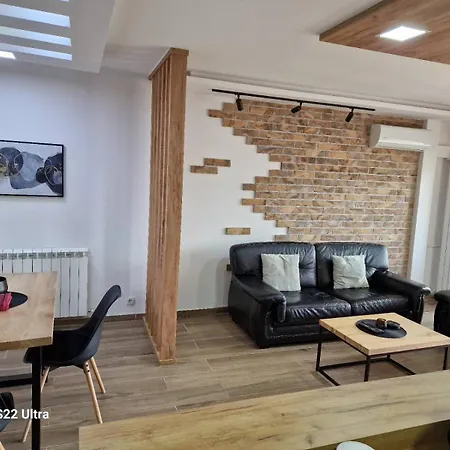 Serbian - 44, Gandijeva 184, Free Parking Apartman Bezanija