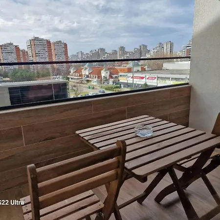 Serbian - 44, Gandijeva 184, Free Parking Apartman