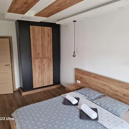 Serbian - 44, Gandijeva 184