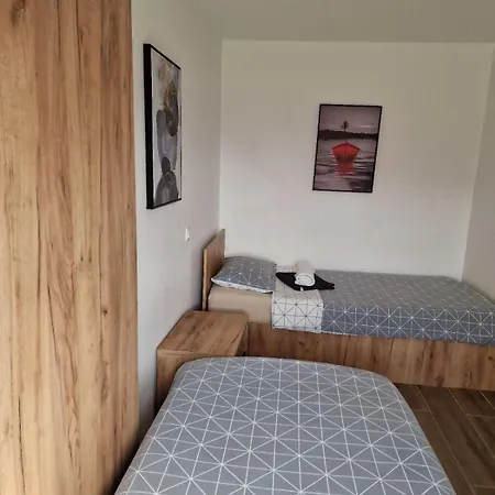 Serbian - 44, Gandijeva 184