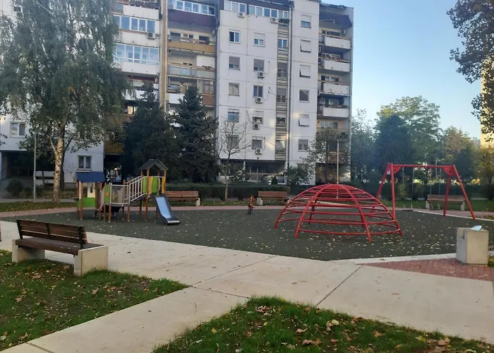 Serbian - 44, Gandijeva 184, Free Parking Apartman *