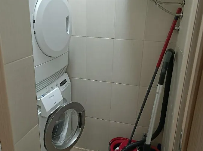 Apartman Serbian - 44, Gandijeva 184, Free Parking