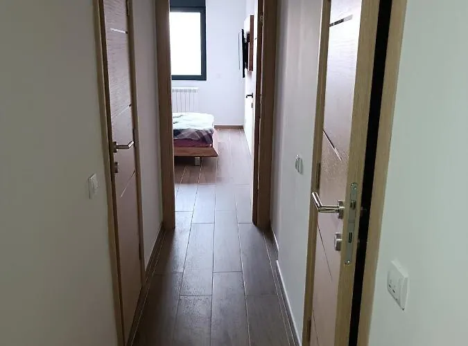 Apartman Serbian - 44, Gandijeva 184, Free Parking *