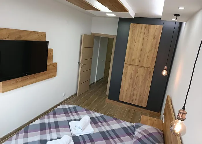 Apartman Serbian - 44, Gandijeva 184, Free Parking