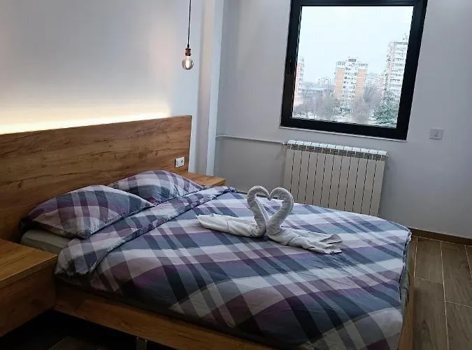Serbian - 44, Gandijeva 184, Free Parking Apartman Bezanija