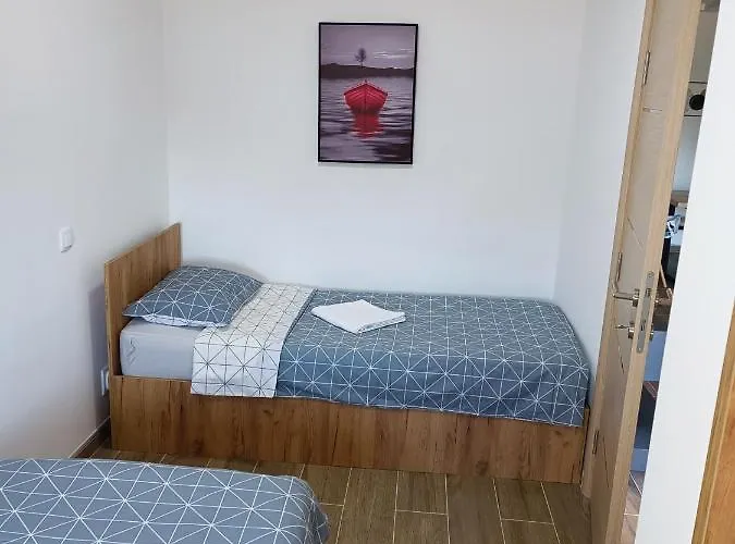 Serbian - 44, Gandijeva 184, Free Parking Apartman