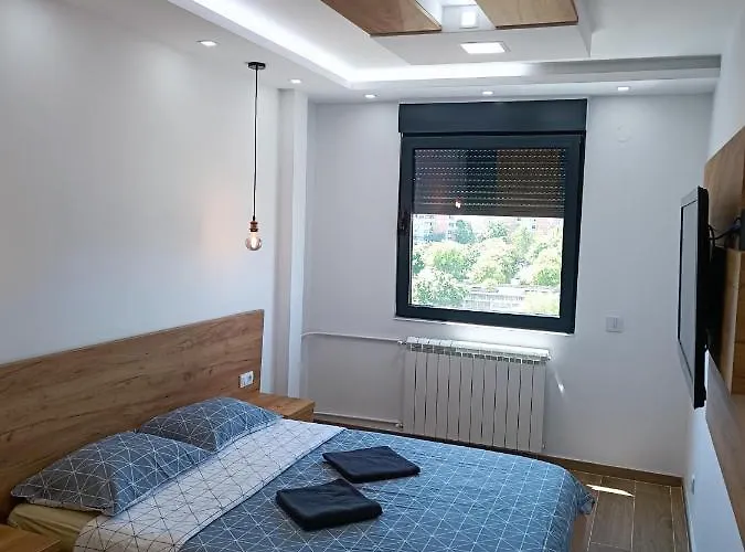 Serbian - 44, Gandijeva 184, Free Parking * Bezanija