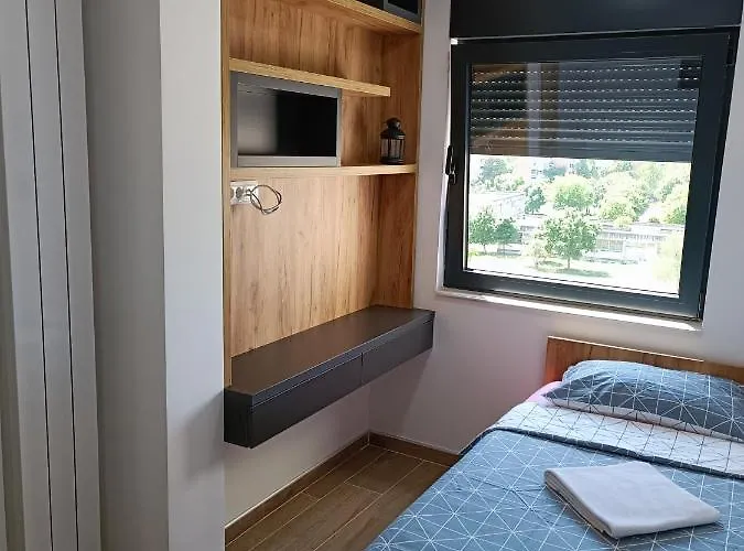 Serbian - 44, Gandijeva 184, Free Parking