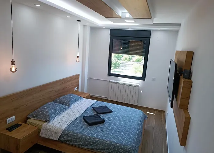 Serbian - 44, Gandijeva 184, Free Parking *