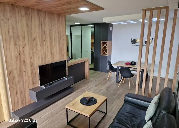 Apartman Serbian - 44, Gandijeva 184, Free Parking