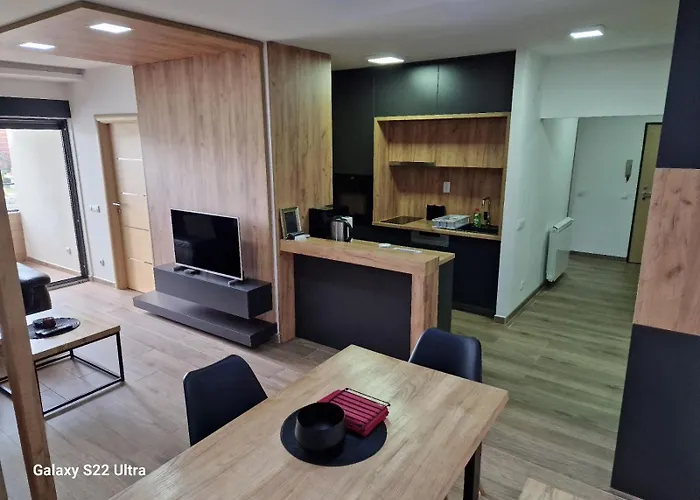 Serbian - 44, Gandijeva 184, Free Parking