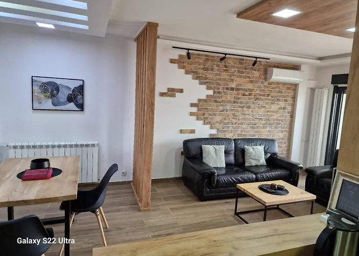 Serbian - 44, Gandijeva 184, Free Parking Apartman Bezanija