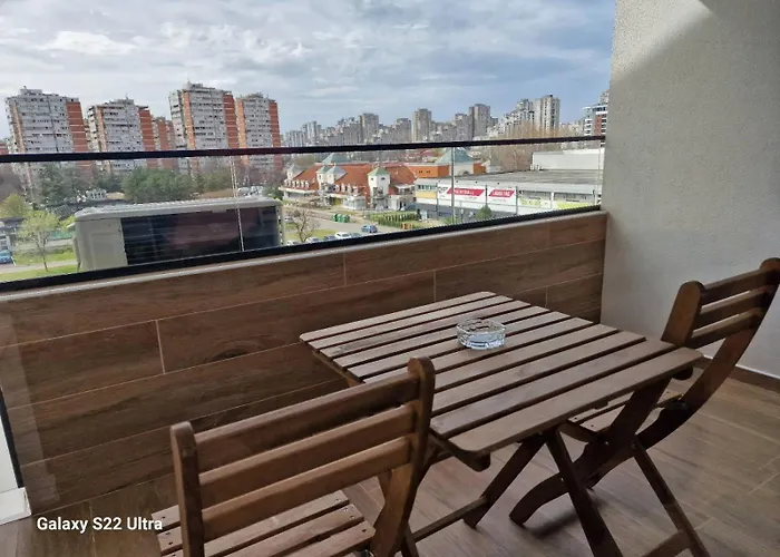 Serbian - 44, Gandijeva 184, Free Parking Apartman