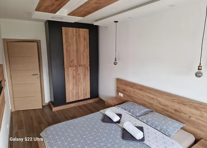 Serbian - 44, Gandijeva 184, Free Parking