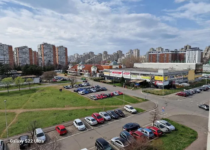 Serbian - 44, Gandijeva 184, Free Parking Apartman *